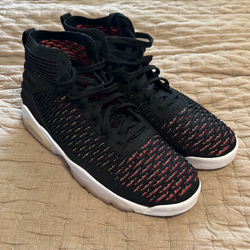 Jordan flynit elevation black and red men’s size 10.5